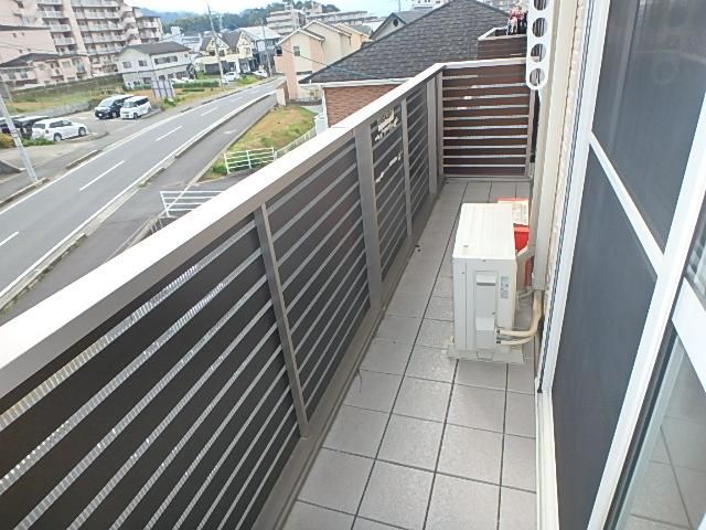 yoRj[z@