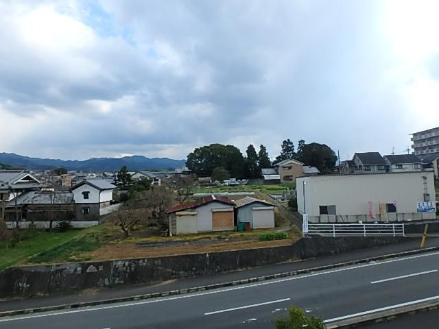 y]z@