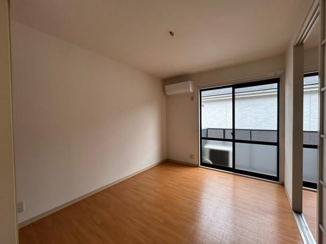 �y�����E���r���O�z�@