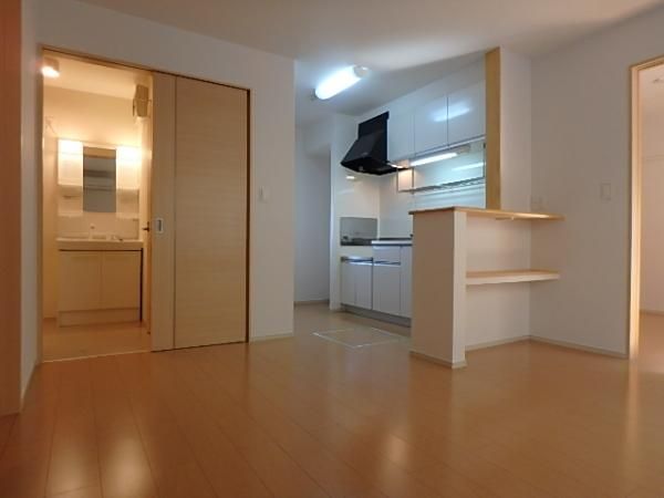 �y�����E���r���O�z�@