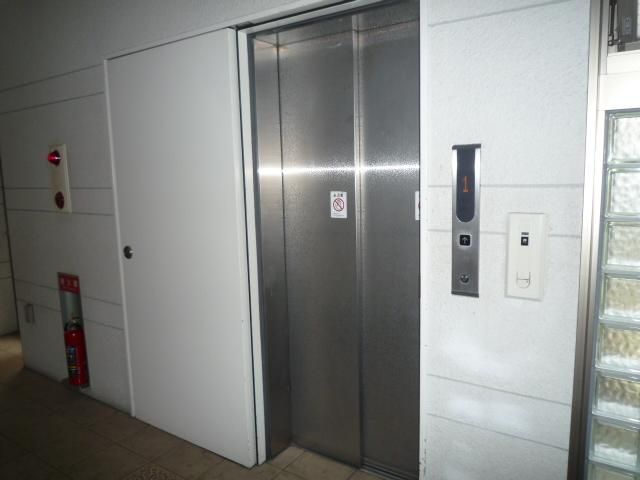 �y���̑����L�����z�@���G���x�[�^�\�t��