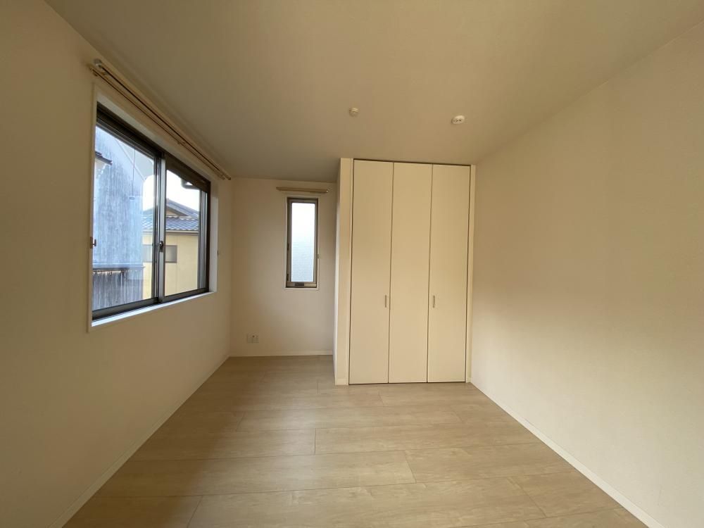 �y�����E���r���O�z�@