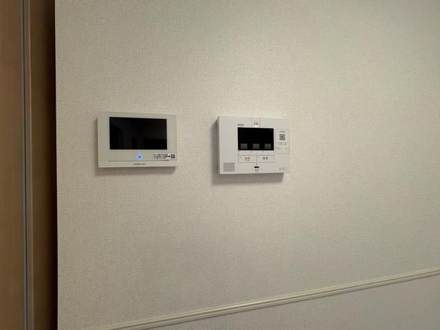 �y�Z�L�����e�B�z�@