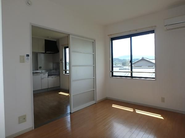 �y���ԁE���r���O�z�@