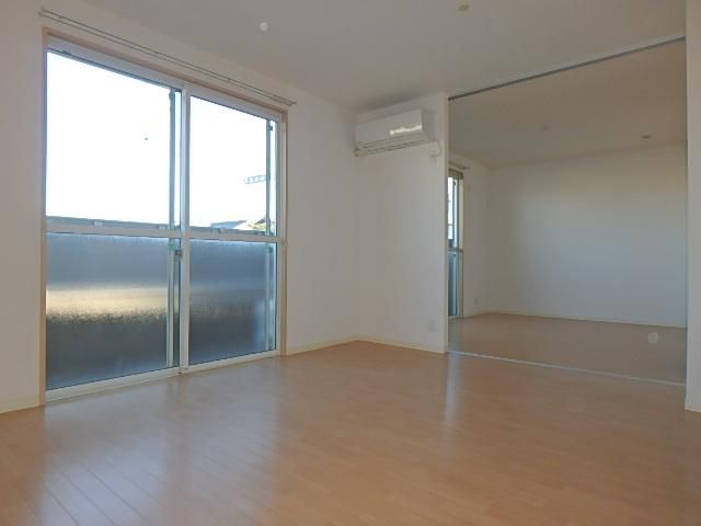 �y�����E���r���O�z�@