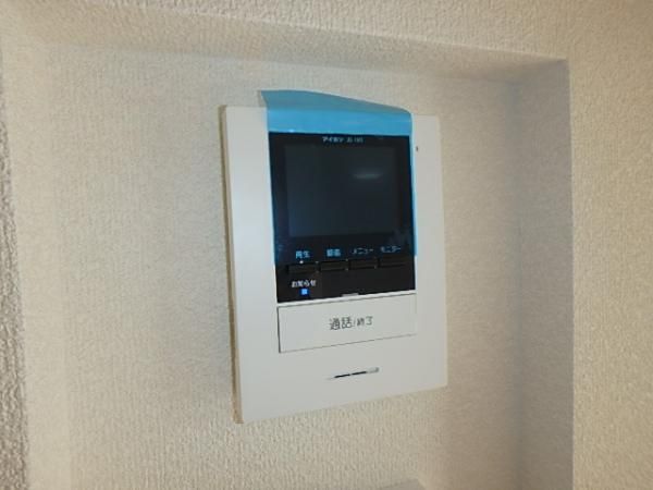 �y�Z�L�����e�B�z�@