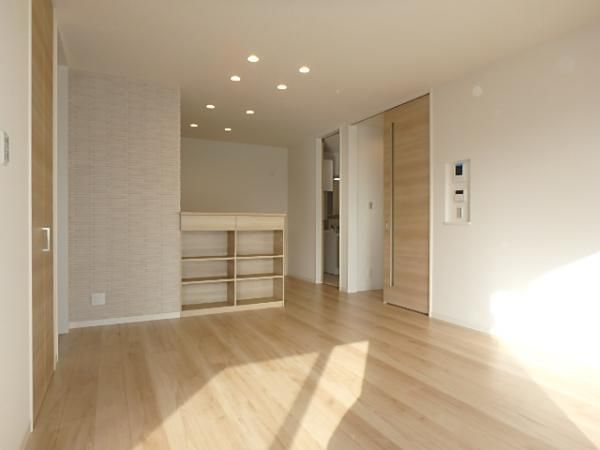 �y�����E���r���O�z�@