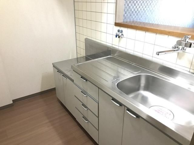 �y�L�b�`���z�@