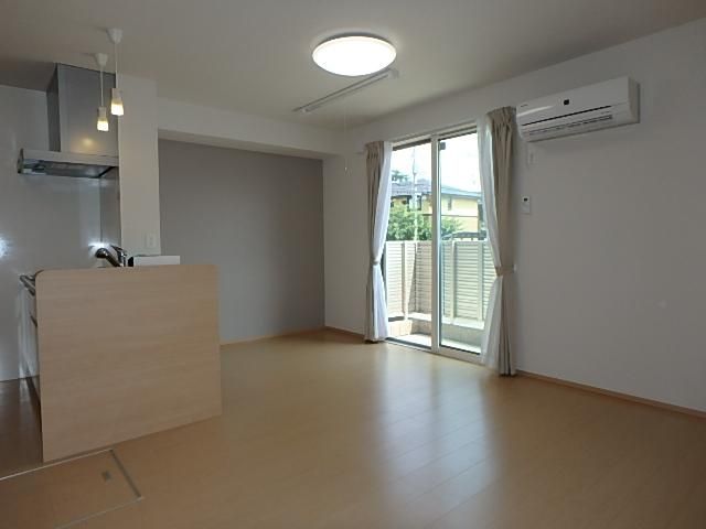 �y�����E���r���O�z�@