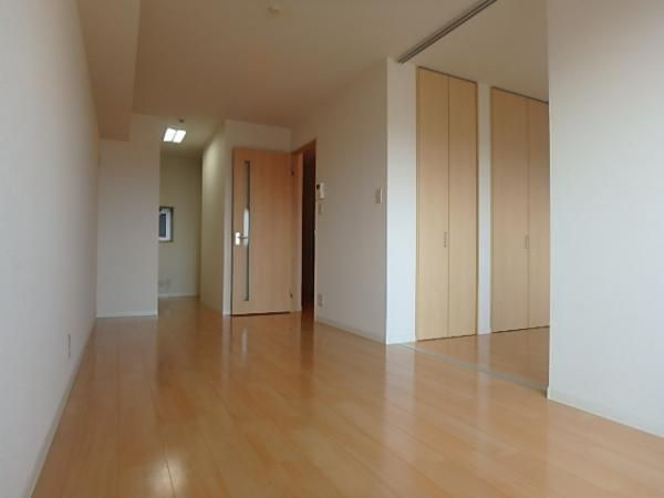 �y���ԁE���r���O�z�@���t���[�����O�d�l���Y��ł���