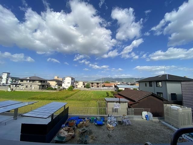 y]z@