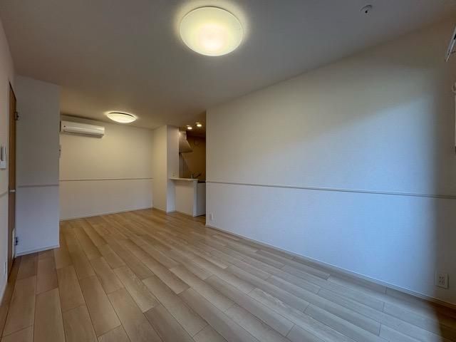 �y�����E���r���O�z�@