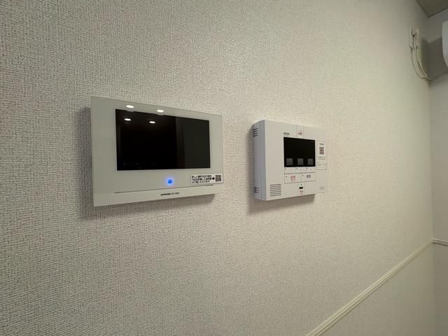 �y�Z�L�����e�B�z�@