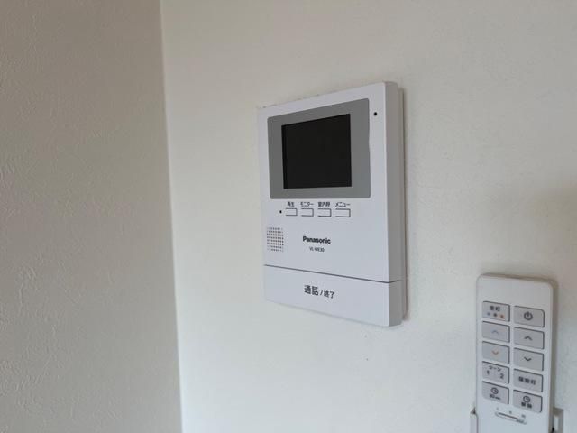 �y�Z�L�����e�B�z�@