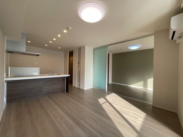 �y���ԁE���r���O�z�@