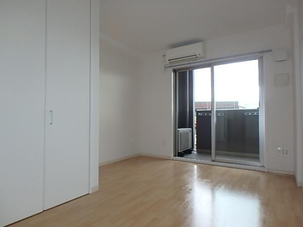 �y�����E���r���O�z�@