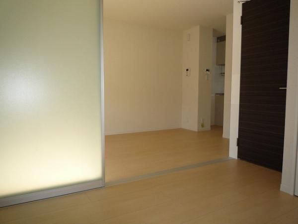 �y�����E���r���O�z�@