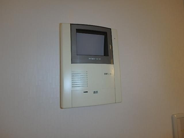 �y�Z�L�����e�B�z�@