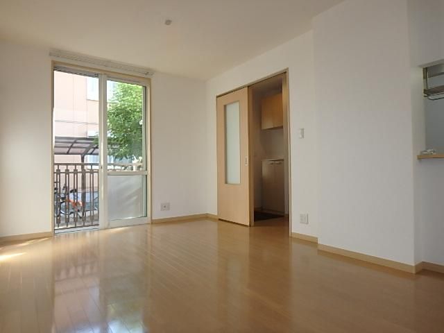 �y�����E���r���O�z�@