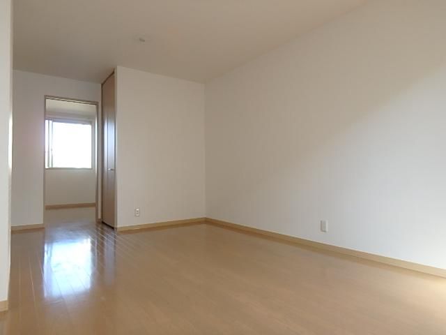 �y�����E���r���O�z�@