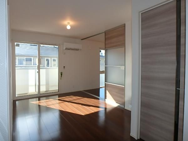 �y�����E���r���O�z�@