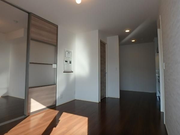 �y�����E���r���O�z�@