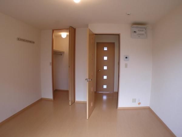 �y�����E���r���O�z�@