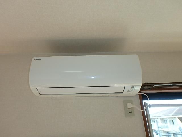 �y���̑��ݔ��z�@���G�A�R����