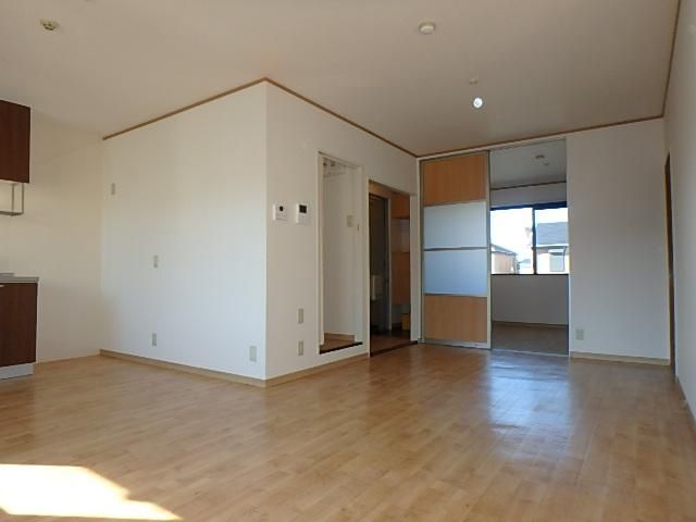 �y���ԁE���r���O�z�@