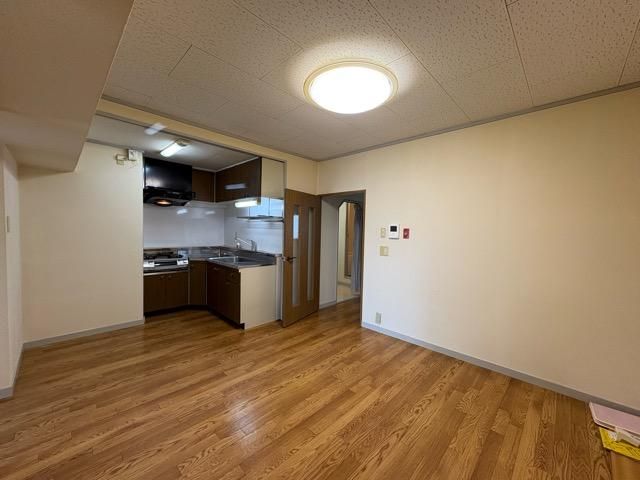 �y���ԁE���r���O�z�@