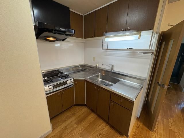 �y�L�b�`���z�@