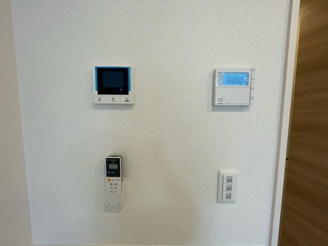 �y�Z�L�����e�B�z�@