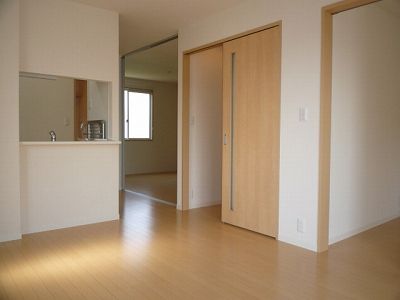 �y���ԁE���r���O�z�@��������̖��邢���r���O��