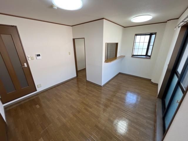 �y���ԁE���r���O�z�@���l�C�̃J�E���^�[�L�b�`����