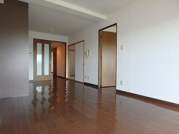 �y�����E���r���O�z�@