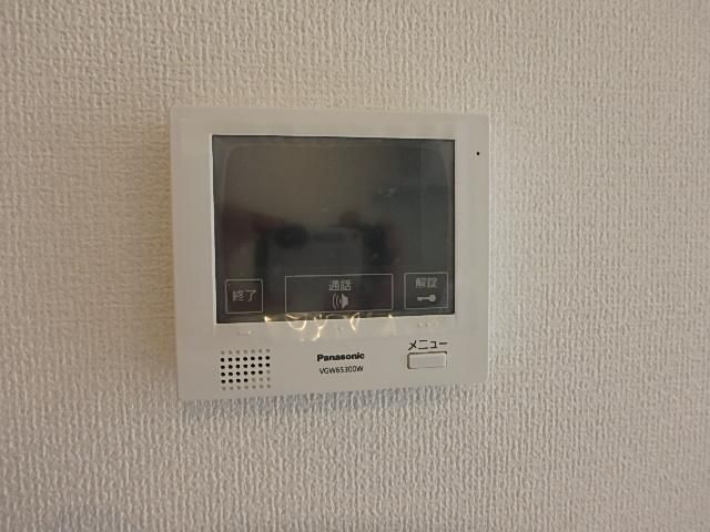 �y�Z�L�����e�B�z�@