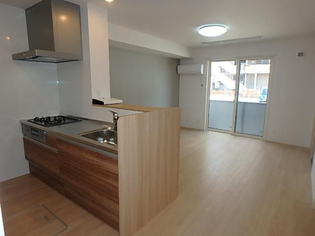 �y�����E���r���O�z�@