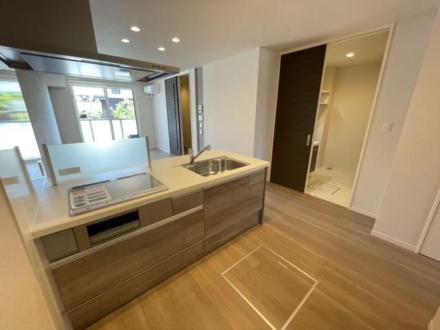 �y�L�b�`���z�@