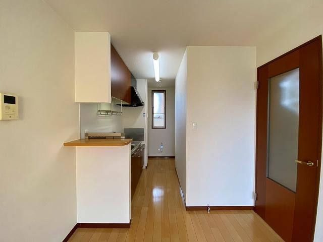 �y�����E���r���O�z�@