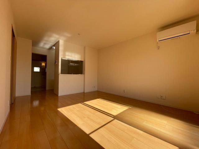 �y�����E���r���O�z�@