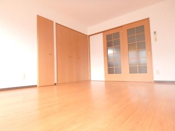 �y���ԁE���r���O�z�@