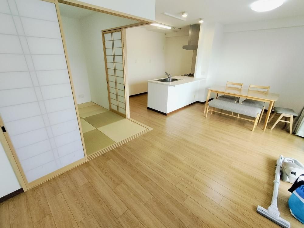 �y���ԁE���r���O�z�@