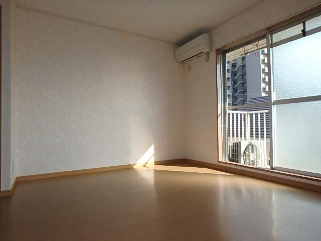 �y���ԁE���r���O�z�@���Y��Ƀ��t�H�[������Ă��܂���