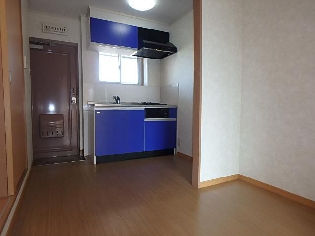 �y�L�b�`���z�@