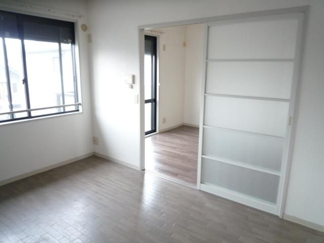 �y���ԁE���r���O�z�@