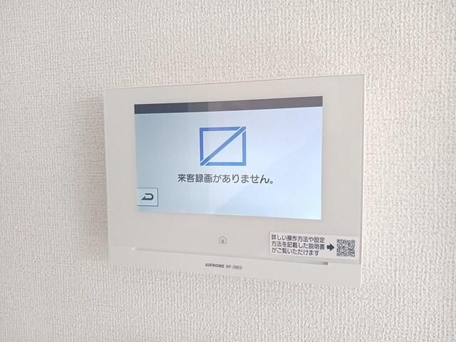 �y�Z�L�����e�B�z�@