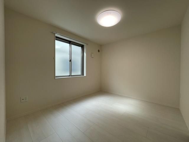 �y�����E���r���O�z�@