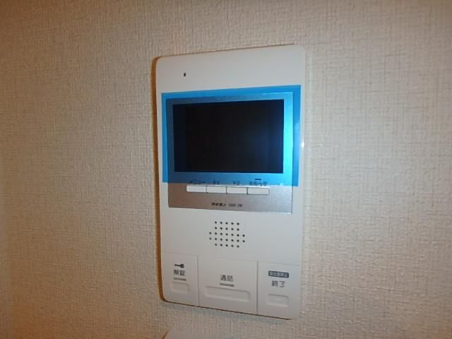 �y�Z�L�����e�B�z�@