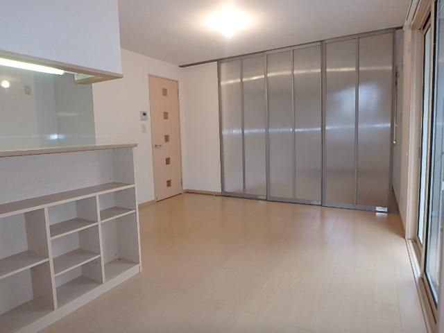 �y�����E���r���O�z�@