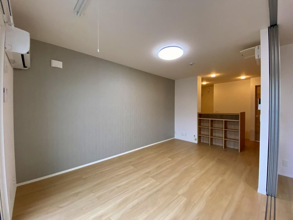 �y�����E���r���O�z�@